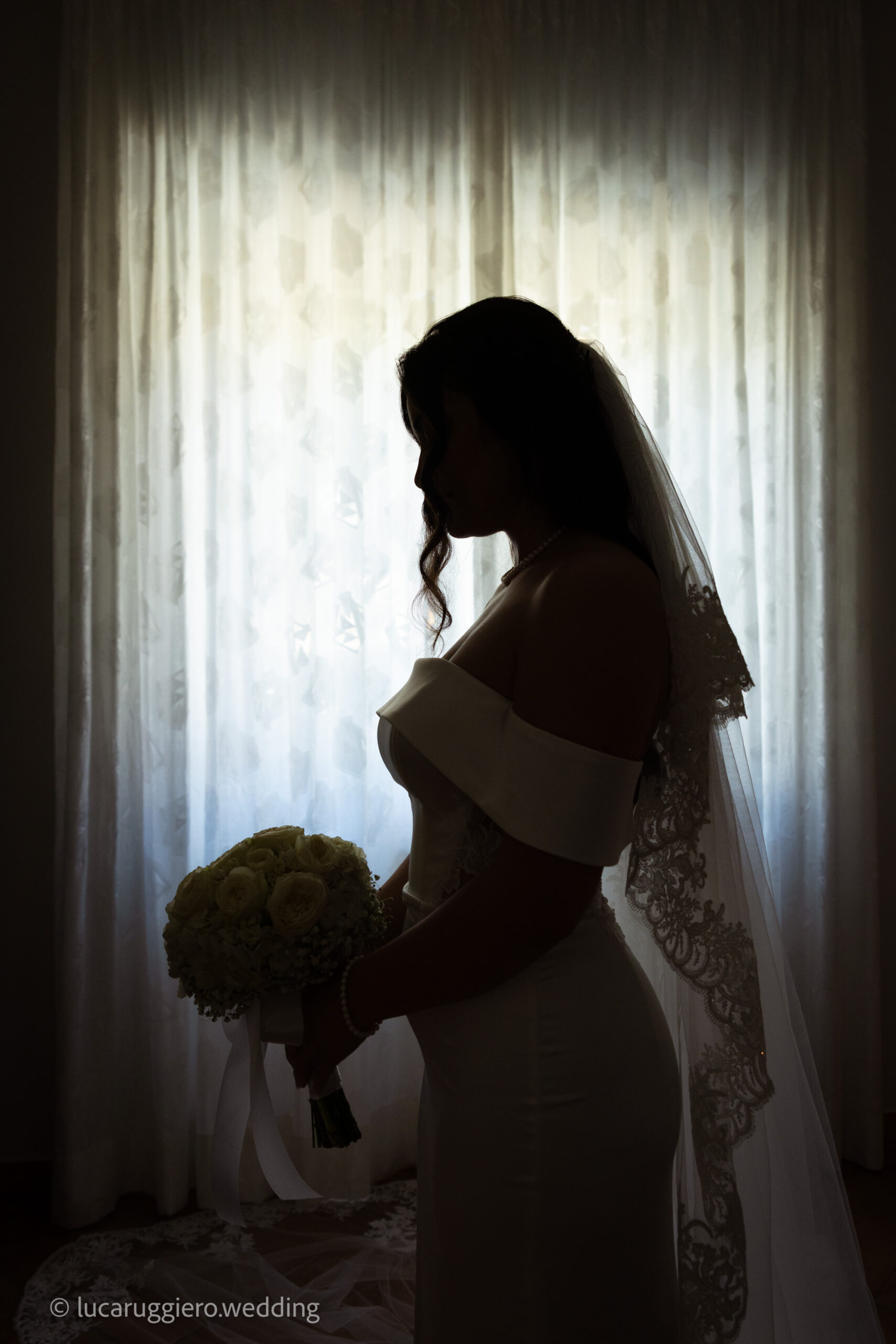 Sposa in controluce fotografia Luca Ruggiero